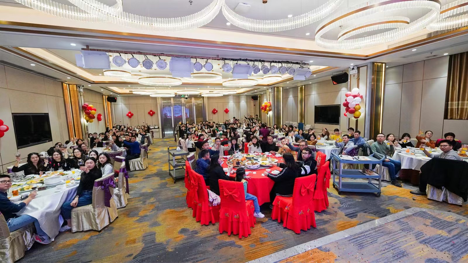 缤纷之夜，欢笑飞扬丨Relacart·力卡2023年会回顾