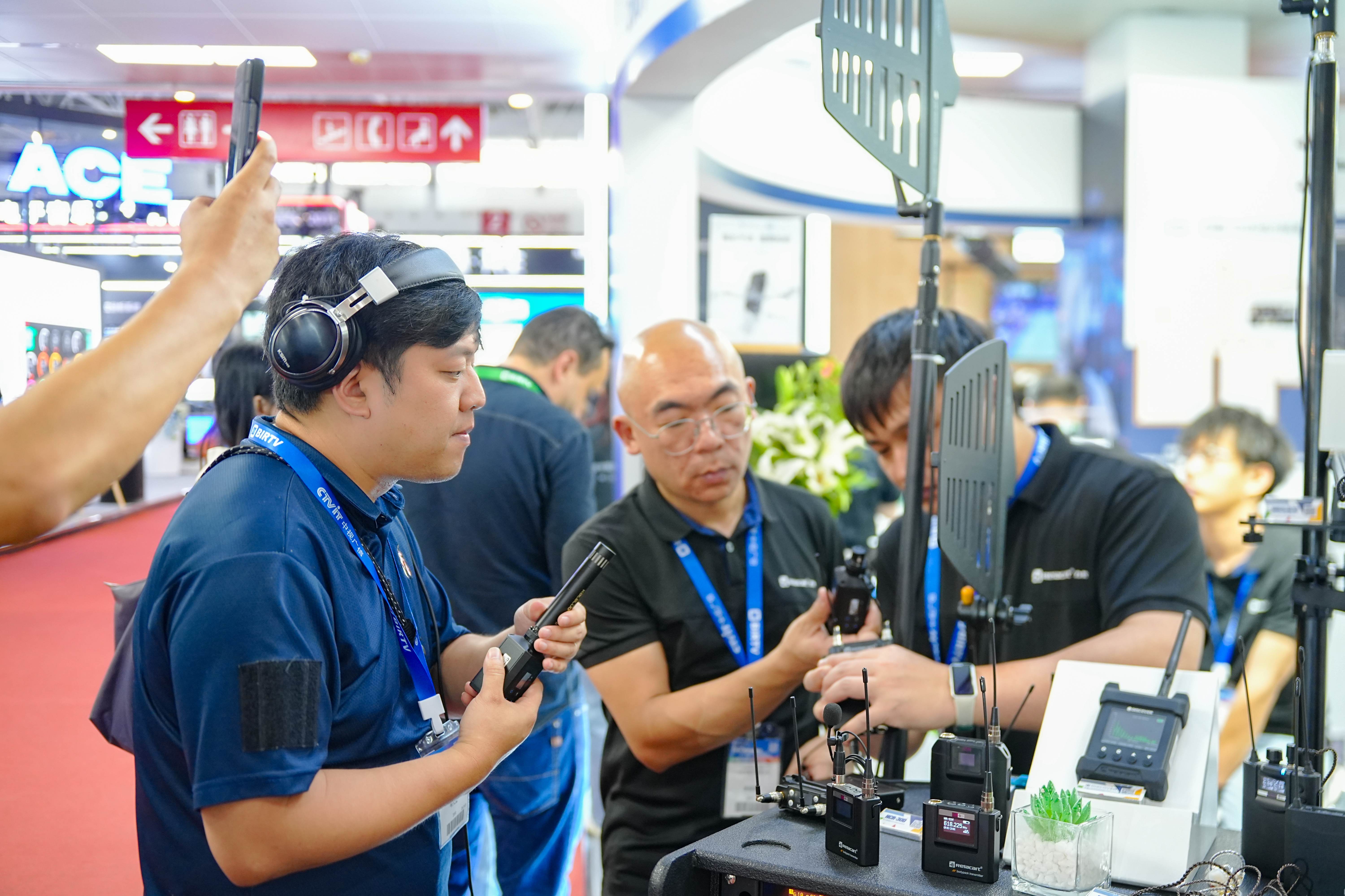 展会直击丨Relacart·力卡新方案亮相，如何组装一台“豪华”录音车？