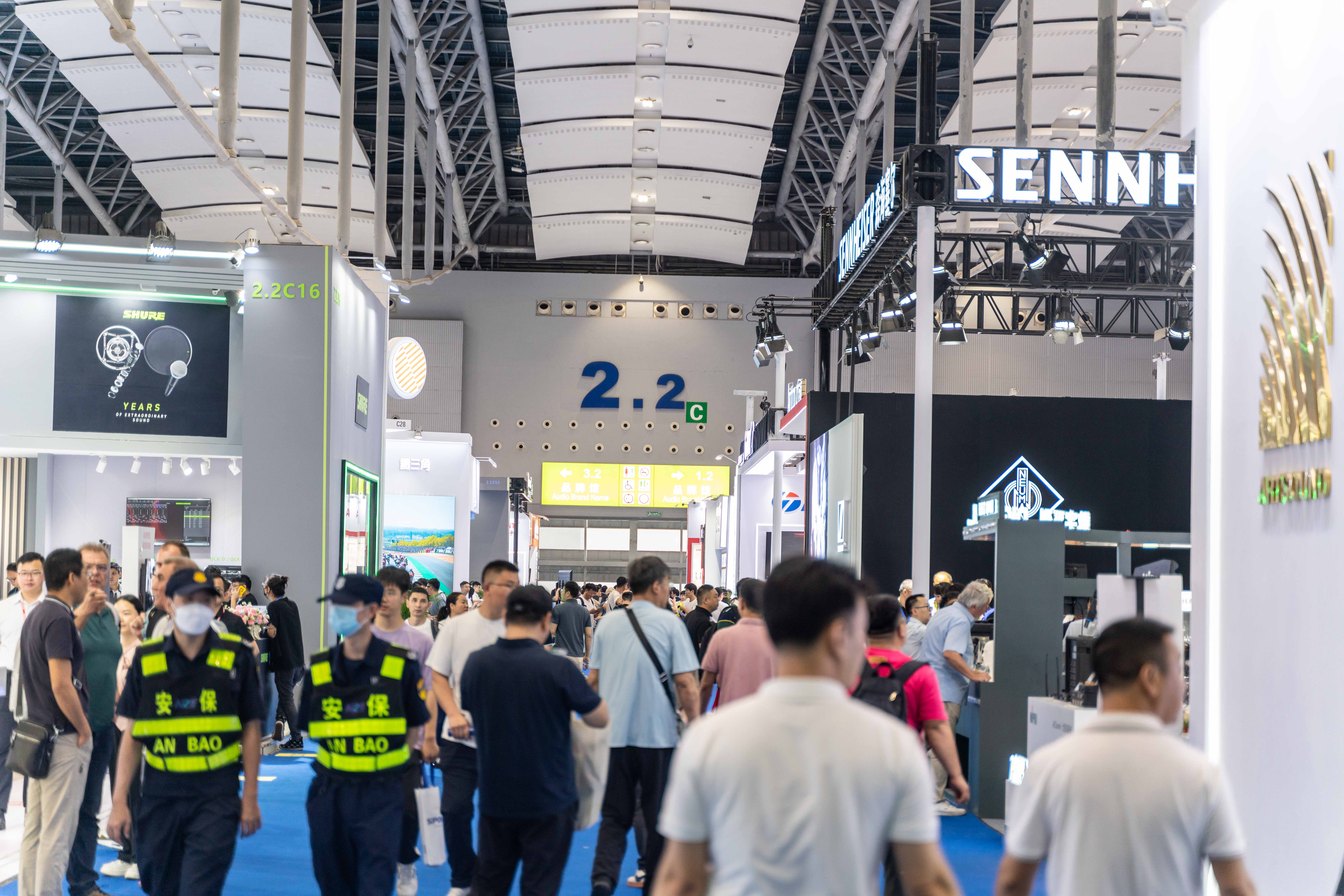 展会直击丨广州国际灯光音响展开幕：Relacart·力卡新品齐亮相！